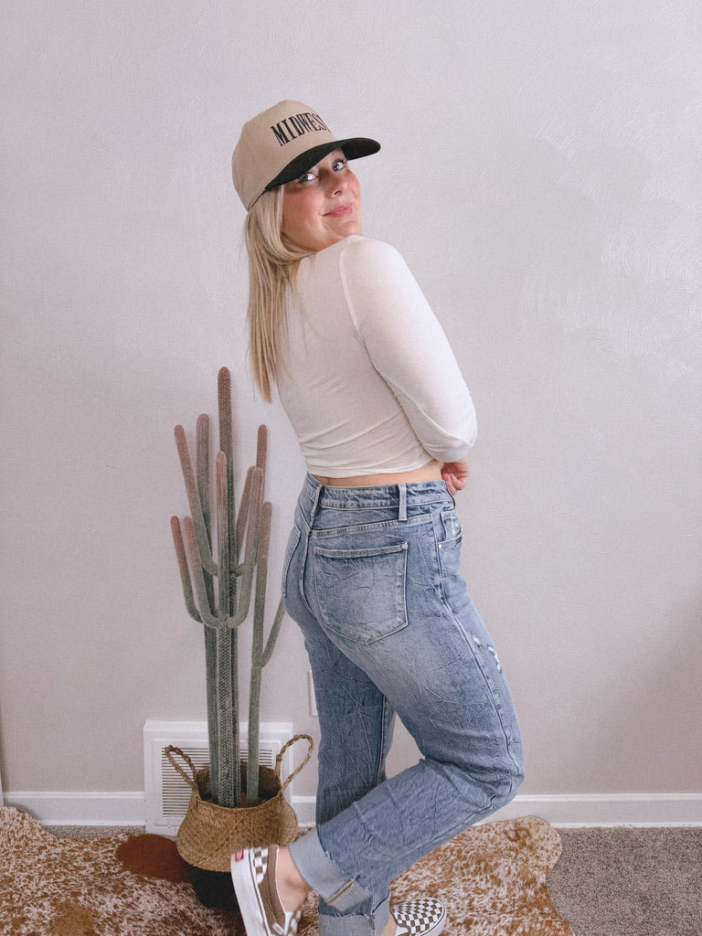 ESSENTIAL CROP LONG SLEEVE: IVORY