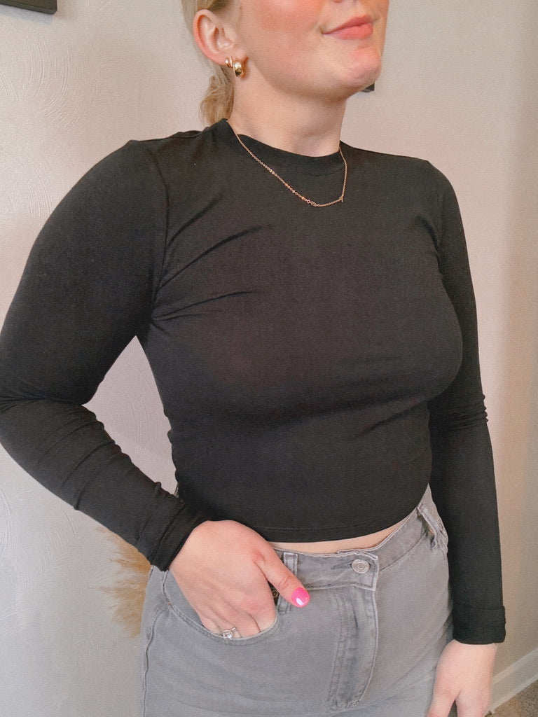 ESSENTIAL CROP LONG SLEEVE: BLACK