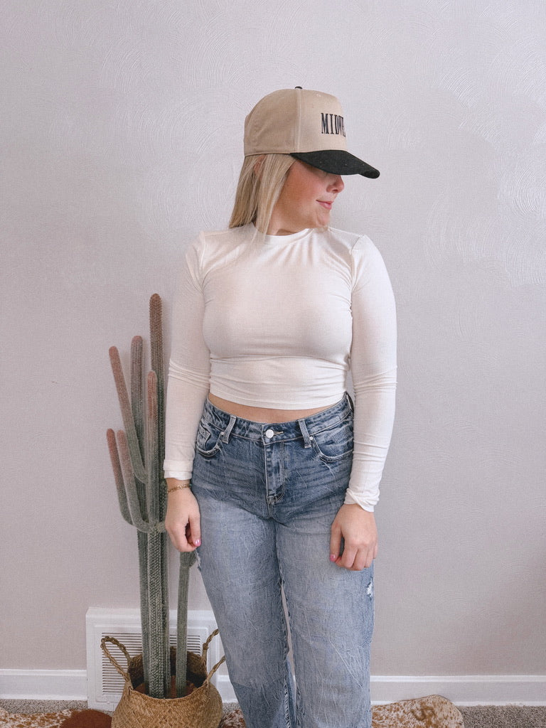 ESSENTIAL CROP LONG SLEEVE: IVORY